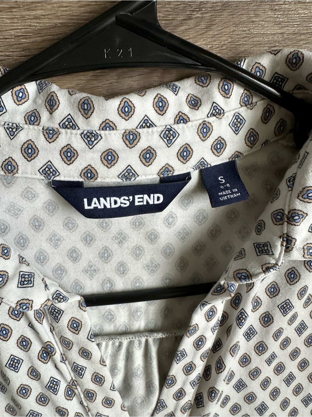 Lands' End Women’s Short Sleeve Popover Blouse Geometric Print Size Small V-Neck - Picture 2 of 5
